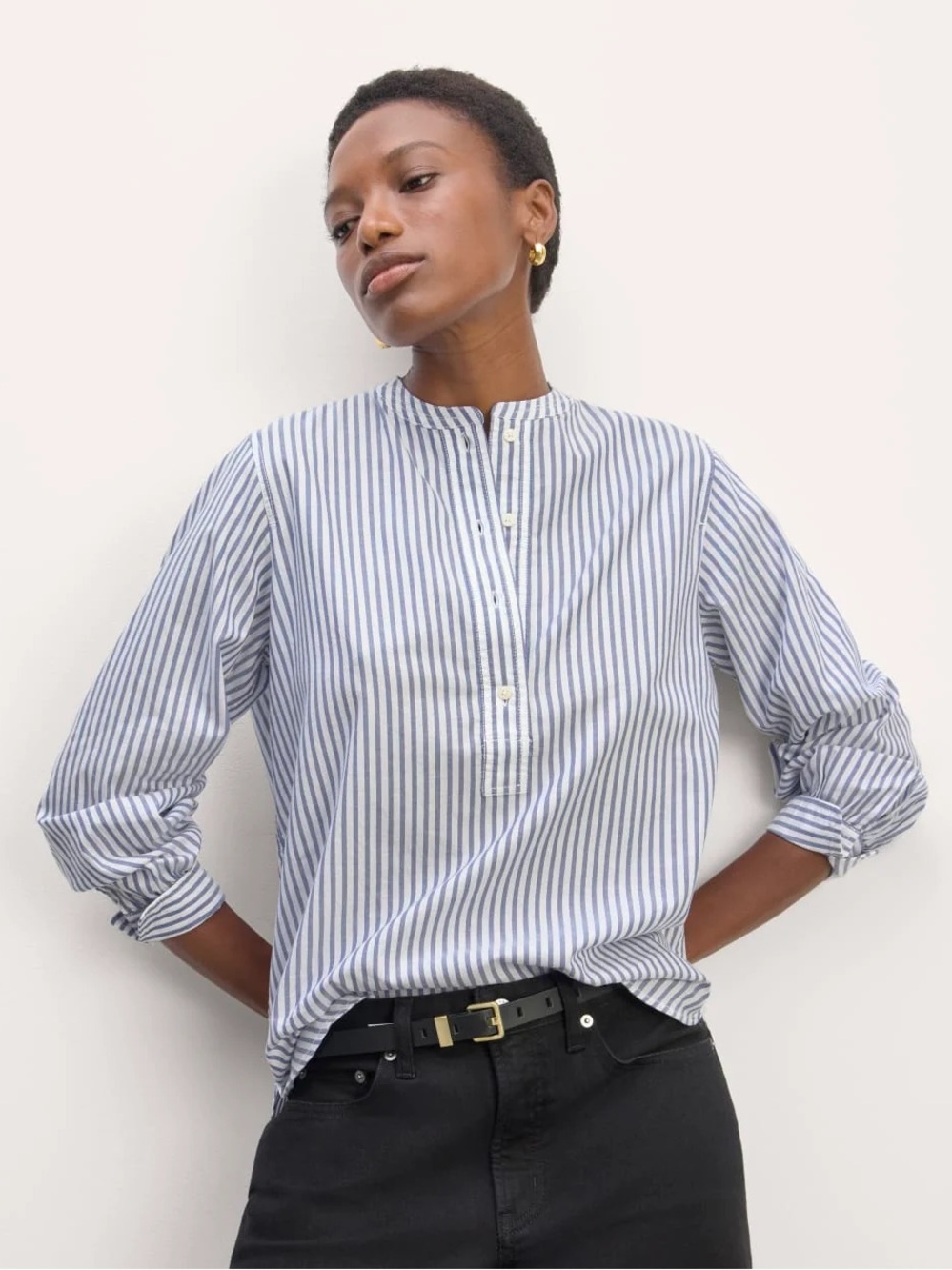 EVERLANE Women’s The Henley Shirt in Silky Cotton in Shite Bellwether Blue